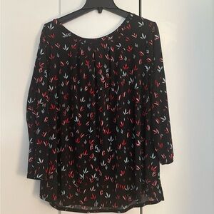 Women's Black and Red Patterned Top